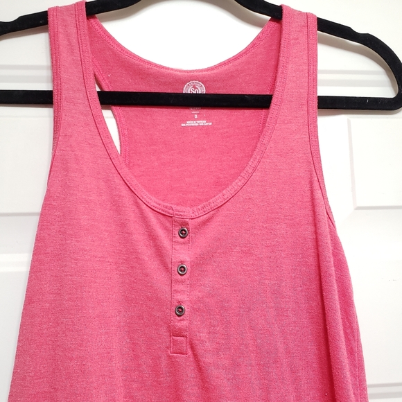 Pink Tank - Picture 2 of 5